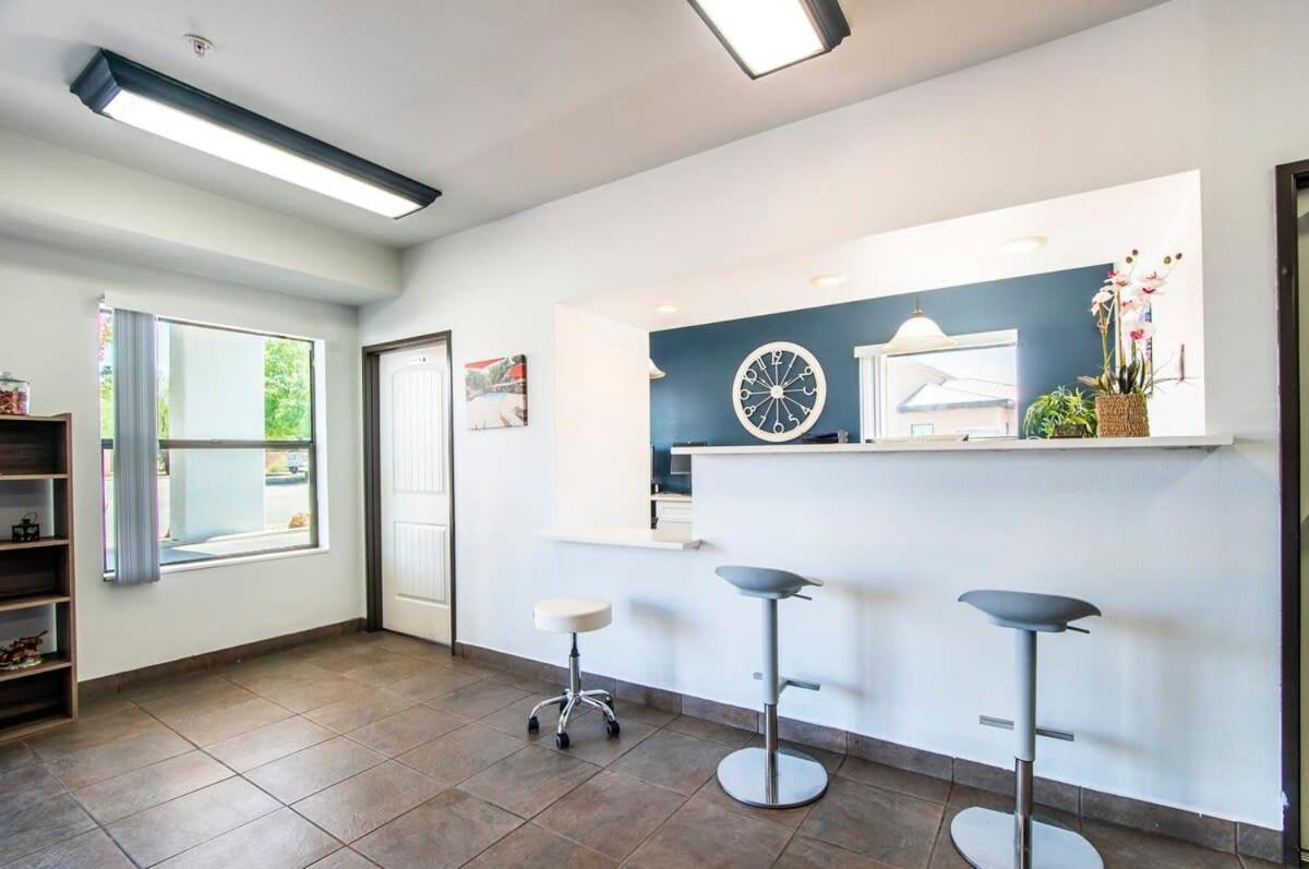 Sierra Vista Studio Apartment With Full Kitchen And King Bed Extérieur photo