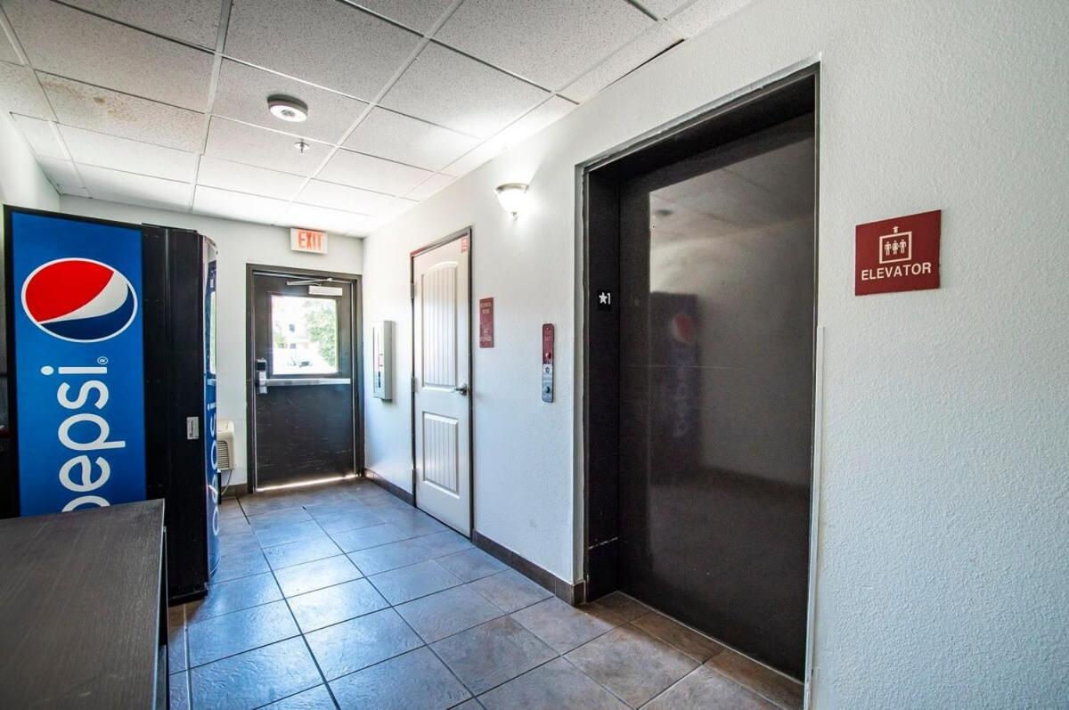 Sierra Vista Studio Apartment With Full Kitchen And King Bed Extérieur photo
